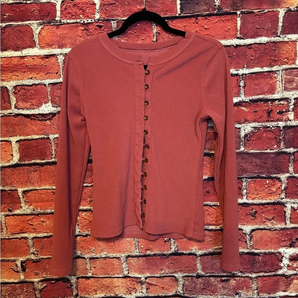Rust-pink Button-Up Top - Picture 1 of 4